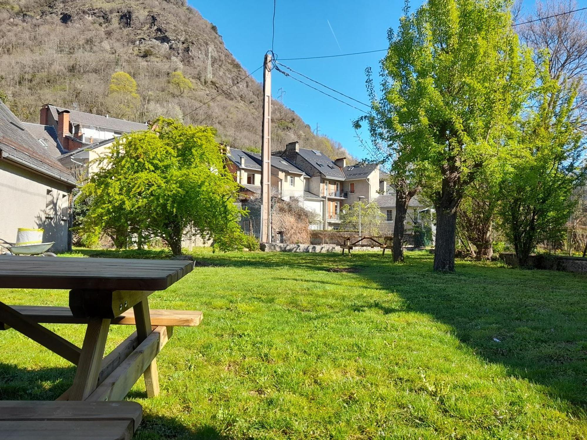T3 Neuf 55M2 4 Personnes Avec Jardin Au Calme, Menage Inclus, Local Velo Apartment Bagneres-de-Luchon Luaran gambar